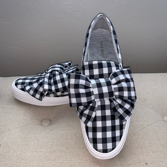 nine west onosha bow sneaker